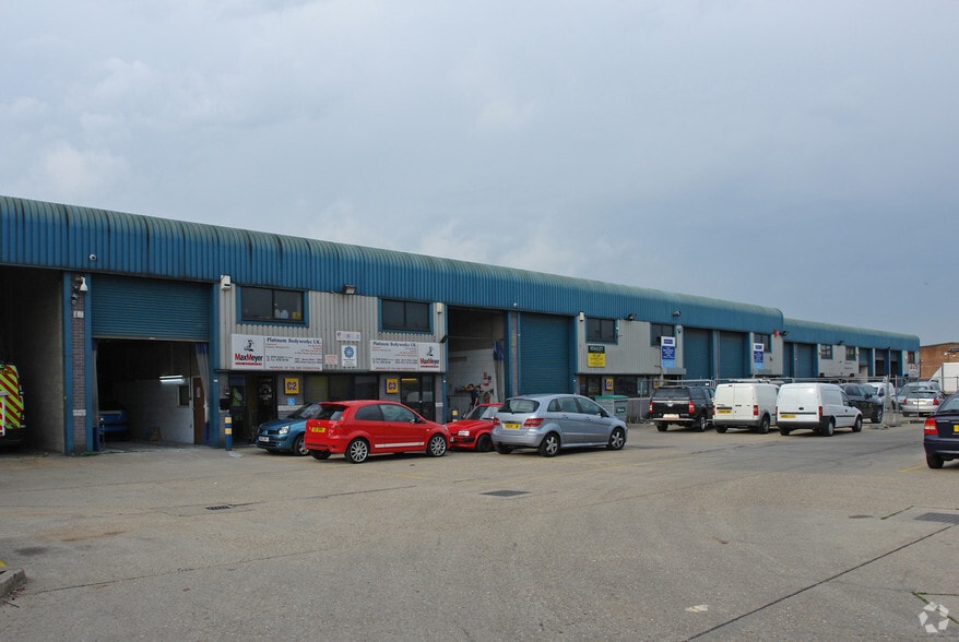 New Rd, Rainham for sale - Primary Photo - Image 1 of 1