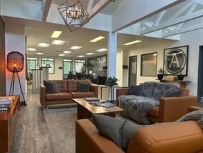 3901 SE Naef Rd, Portland, OR to rent Interior Photo- Image 2 of 7