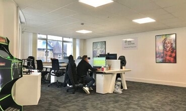 151-159 High Rd, Loughton to rent Interior Photo- Image 1 of 4