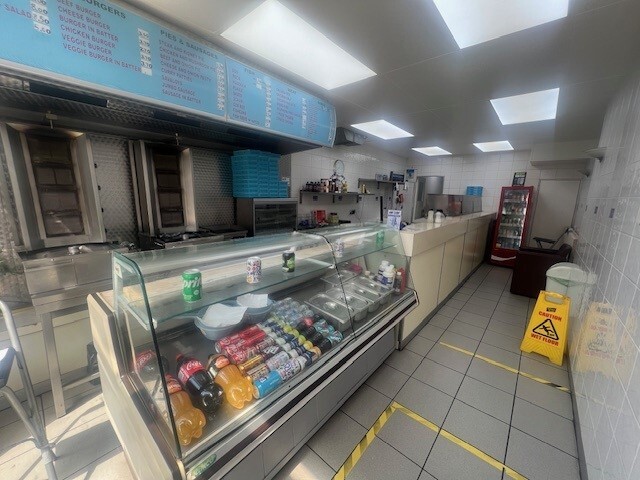 165 Francis Rd, London to rent Interior Photo- Image 1 of 3