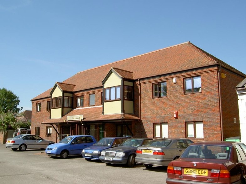 Mead House, Bentley Business Park, Broadlands Close, Farnham to rent - Building Photo - Image 1 of 2