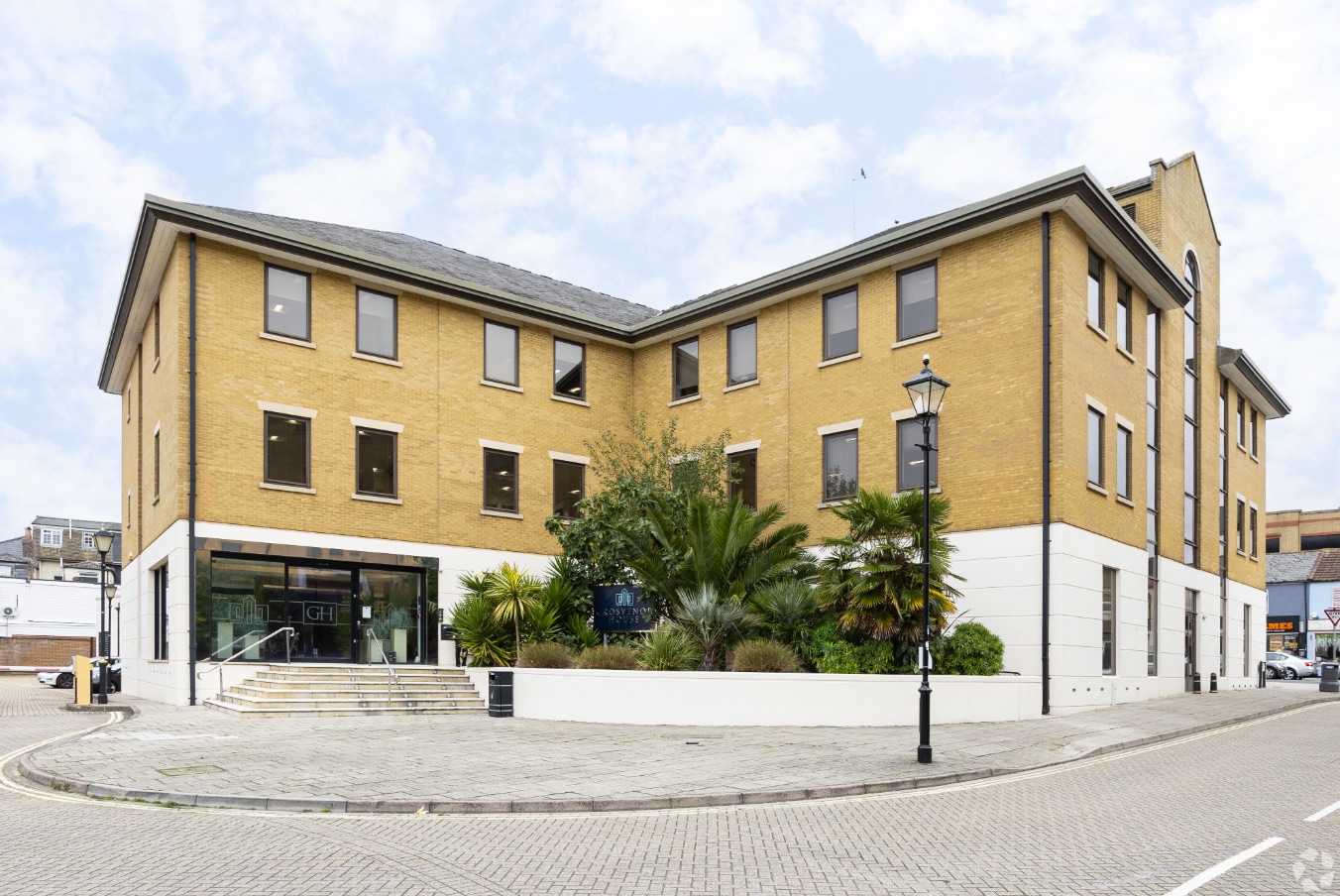 2 Grosvenor Sq, Southampton to rent Building Photo- Image 1 of 2
