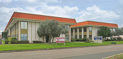 8105 Edgewater Dr, Oakland, CA for rent Building Photo- Image 1 of 7