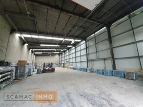 Industrial in Saint-Germain-lès-Arpajon to rent Interior Photo- Image 2 of 4