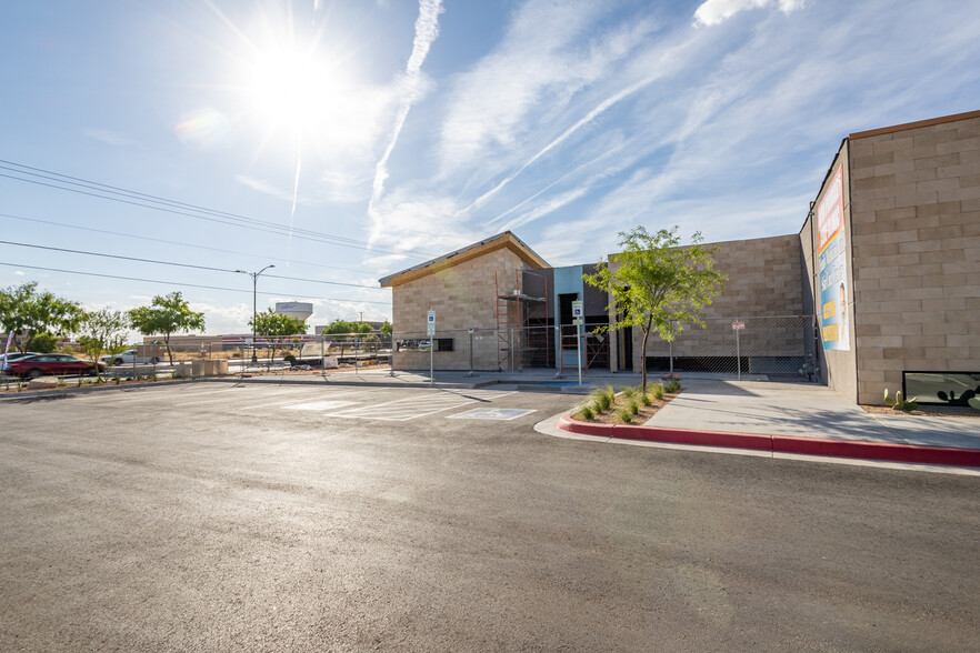 3570 Rich Beem Blvd, El Paso, TX for rent - Building Photo - Image 3 of 12