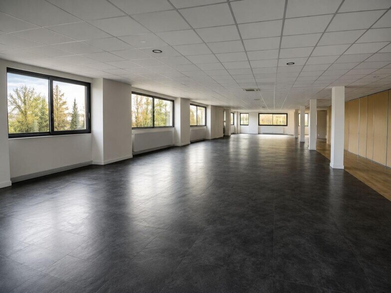 Retail in Dardilly to rent - Building Photo - Image 3 of 9