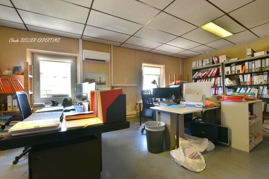 Office in Marseille to rent - Building Photo - Image 2 of 11