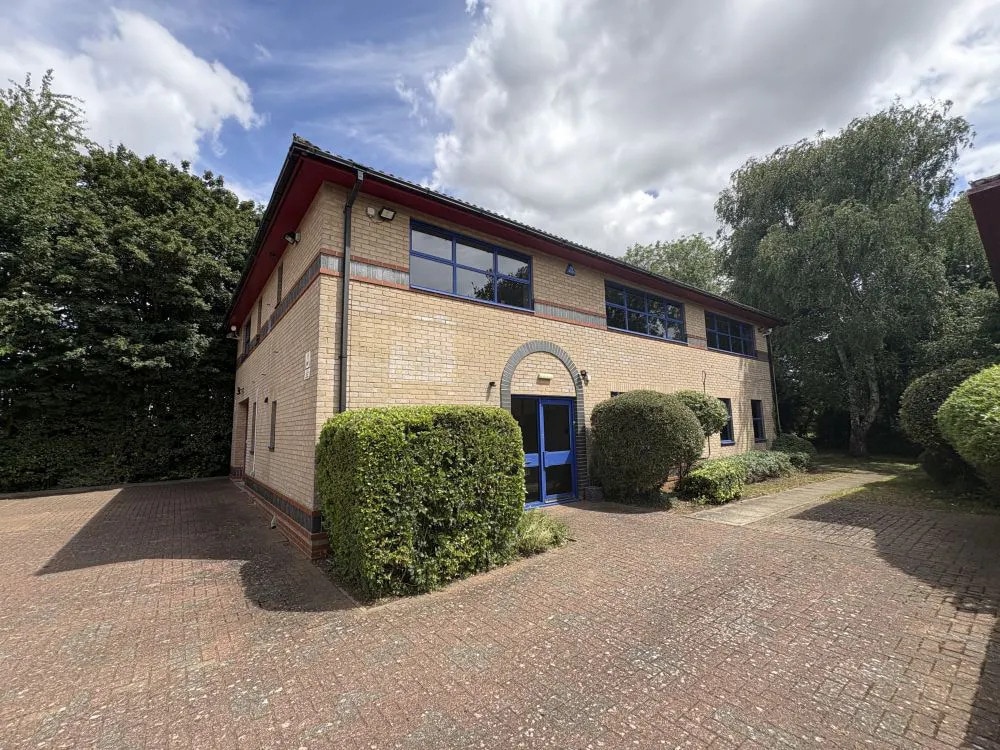 7 Landscape Close, Weston-on-the-Green, Bicester to rent Building Photo- Image 1 of 16