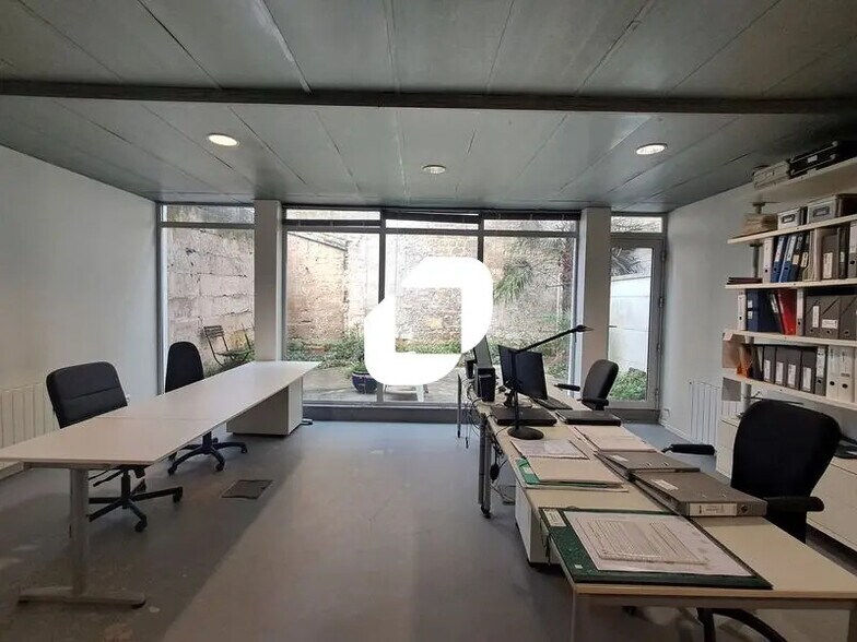 Office in Bordeaux to rent - Building Photo - Image 2 of 7