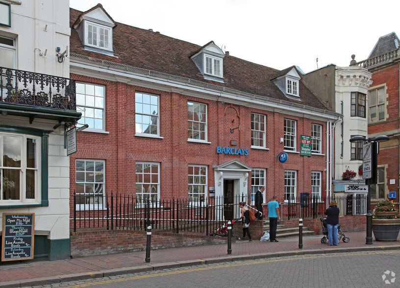 34 Market Sq, Aylesbury for sale - Building Photo - Image 2 of 5