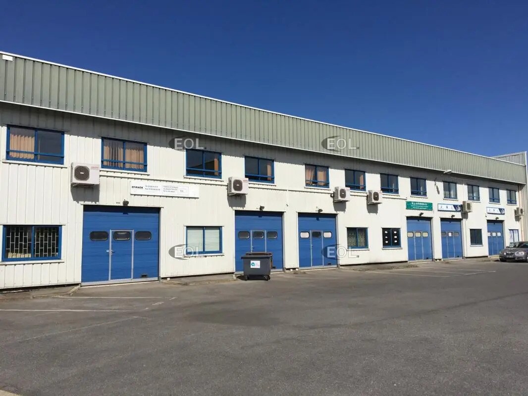 Light Industrial in Lisses to rent Building Photo- Image 1 of 2