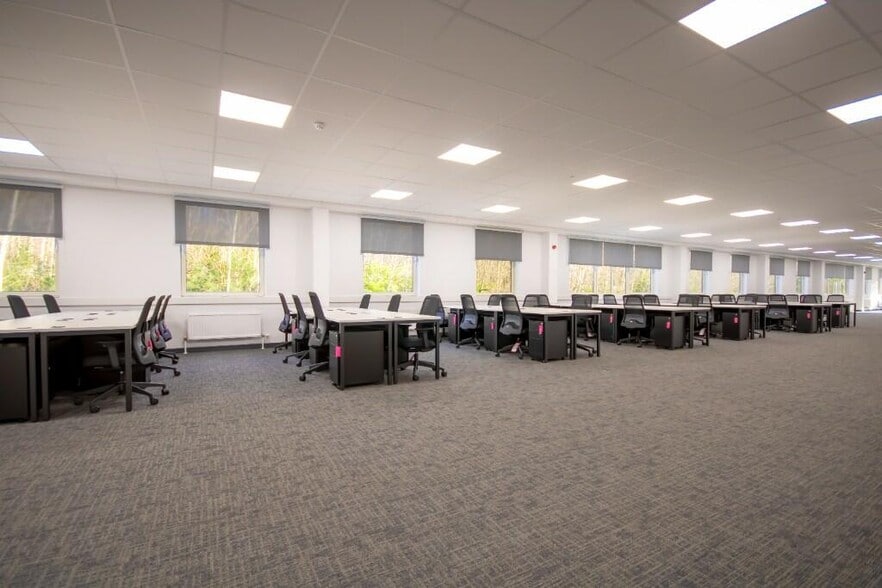 William Armstrong Dr, Newcastle Upon Tyne to rent - Interior Photo - Image 3 of 43