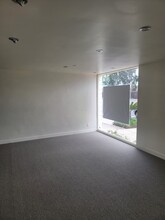 400 W Coast Hwy, Newport Beach, CA for rent Interior Photo- Image 2 of 6