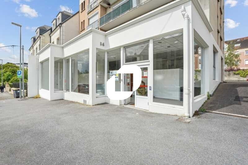 Office in Palaiseau to rent Building Photo- Image 1 of 15
