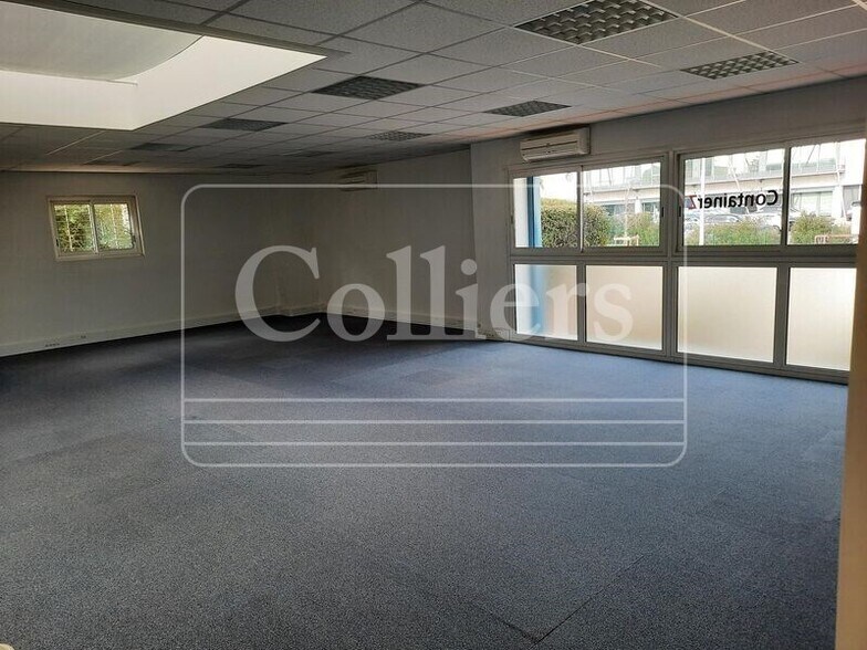 Office in Marseille to rent - Interior Photo - Image 1 of 3