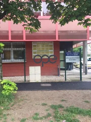 Retail in Orly for sale Building Photo- Image 1 of 11