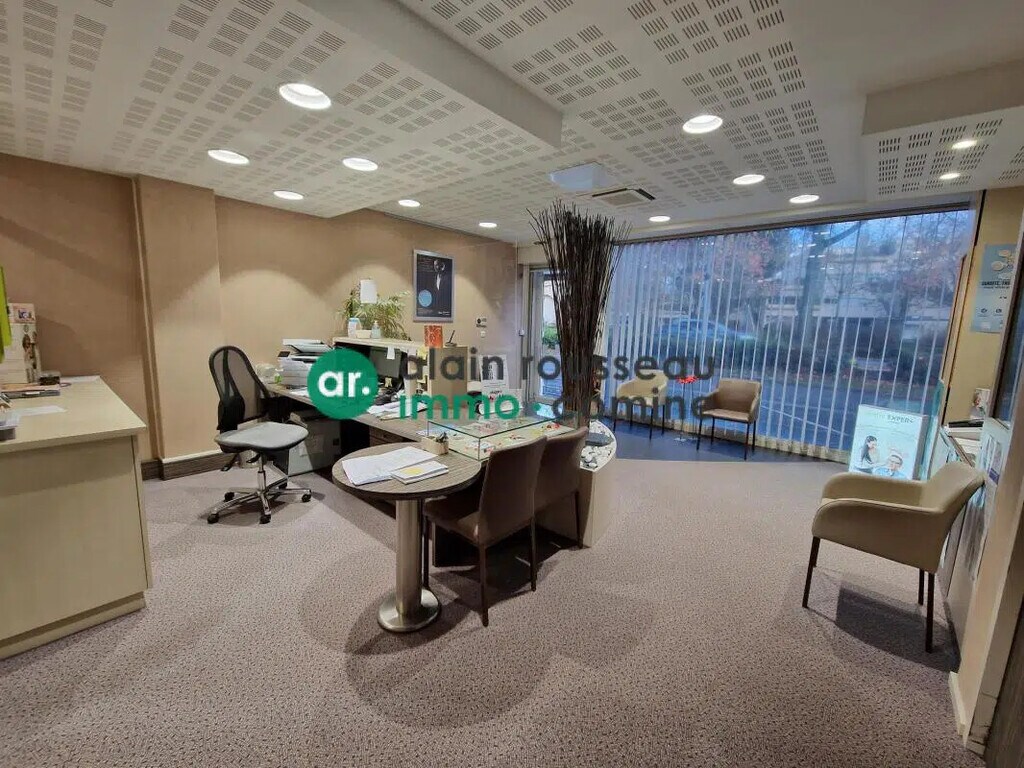 Vente Bureaux 77 m² - Photo 1