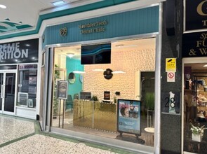 1-32 Quadrant Arcade, Romford to rent Building Photo- Image 2 of 5