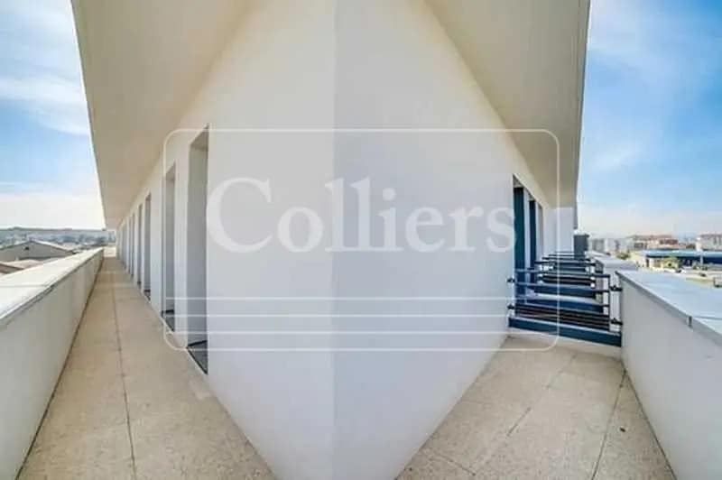 Office in Villeurbanne to rent - Building Photo - Image 3 of 19