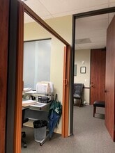 6302 W Broadway St, Pearland, TX to rent Interior Photo- Image 2 of 4