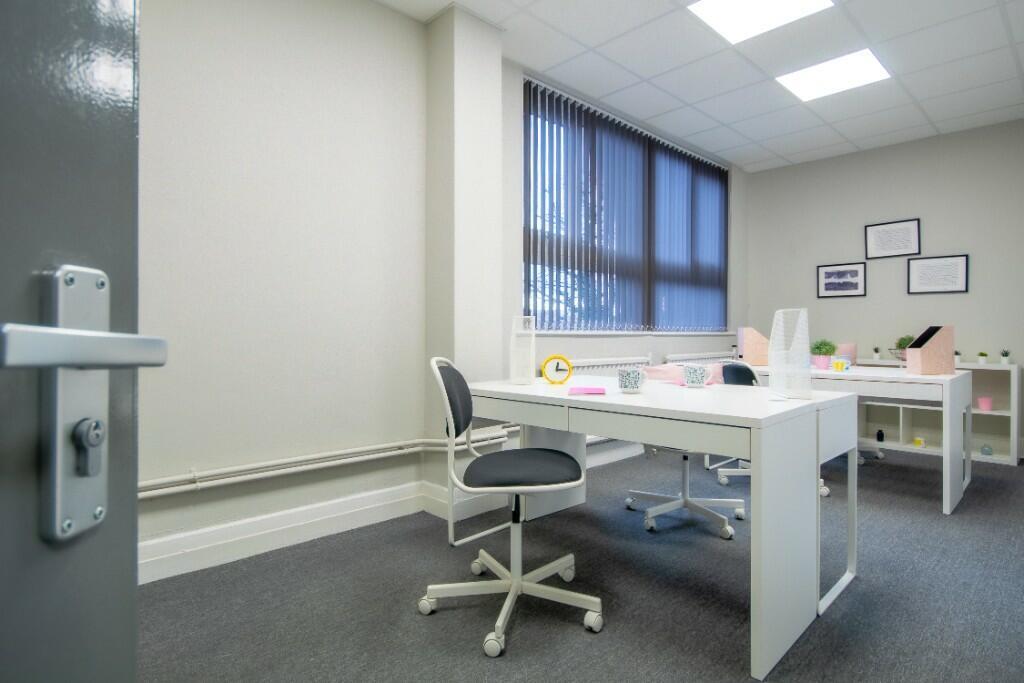 Wilsons Park, Manchester to rent Interior Photo- Image 1 of 4