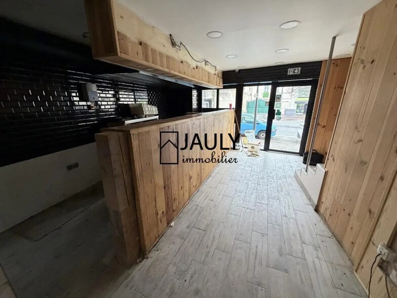 6 Avenue Du Marechal Joffre, Meaux to rent - Building Photo - Image 3 of 7