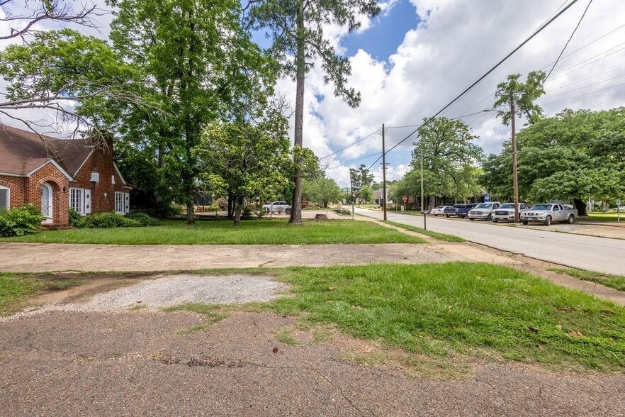 1219 N Mound St, Nacogdoches, TX for sale - Building Photo - Image 2 of 12