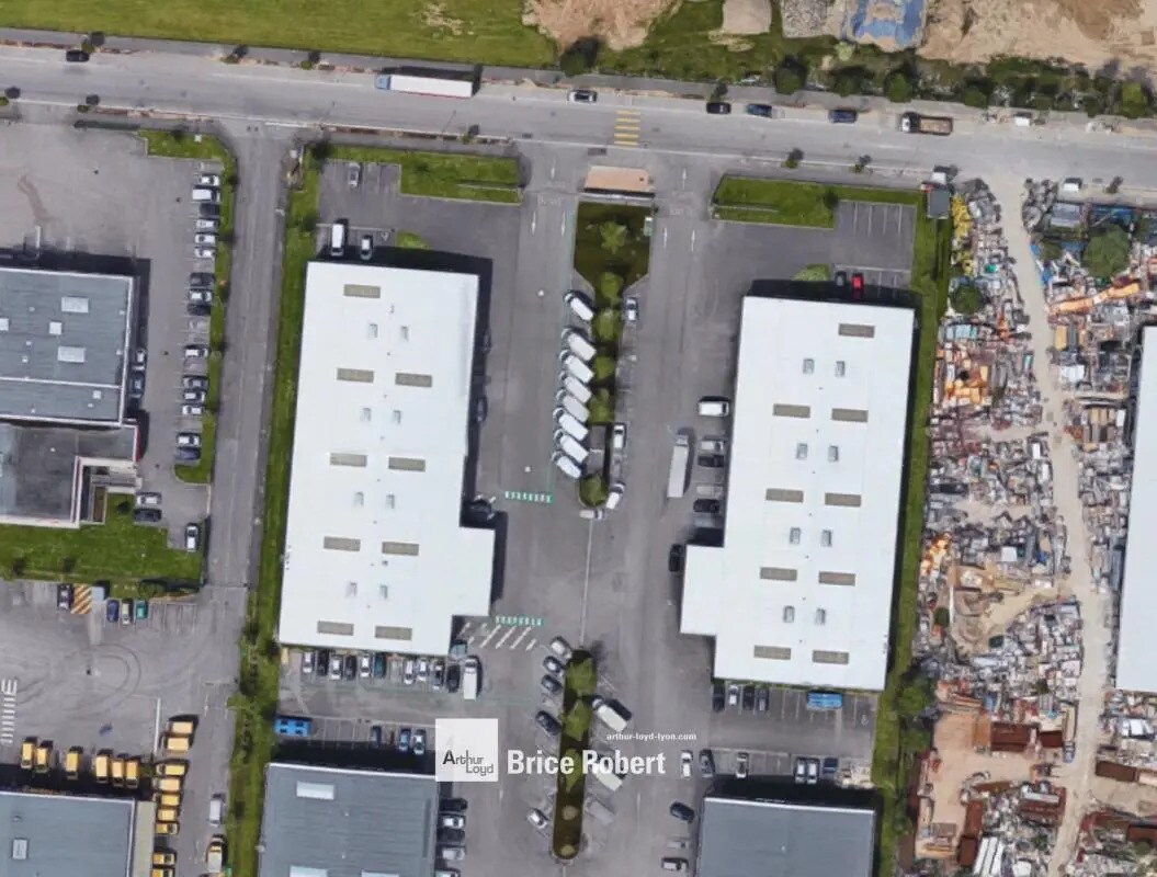 Office in Vaulx-en-Velin to rent Aerial- Image 1 of 5