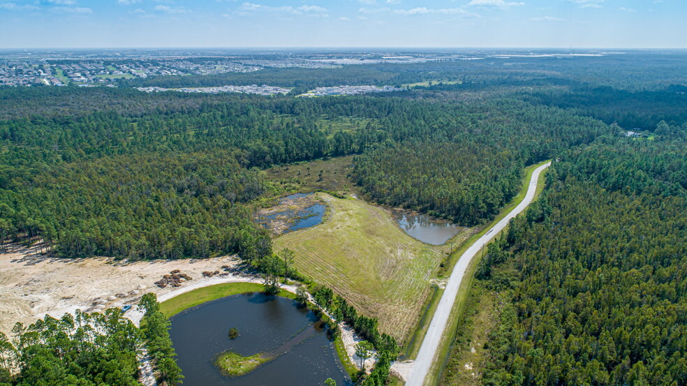 908 Hidden Palms Dr, Davenport, FL for sale - Primary Photo - Image 1 of 1