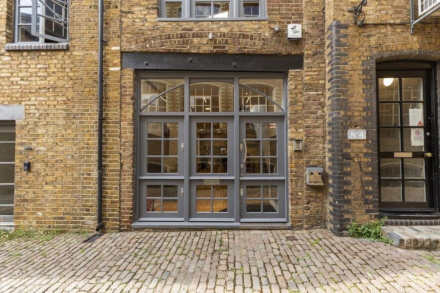 Hackney Rd, London to rent - Building Photo - Image 2 of 22