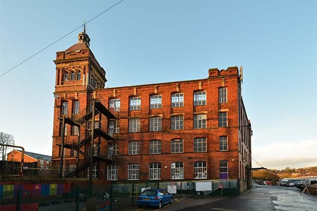 Fieldhouse Rd, Rochdale to rent Primary Photo- Image 1 of 3