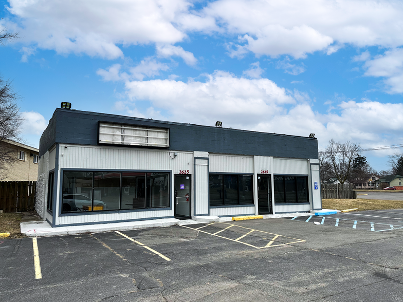 2625-2645 S Wayne Rd, Westland, MI for rent - Building Photo - Image 1 of 7