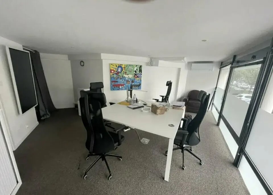 Office in Lyon to rent Interior Photo- Image 1 of 5