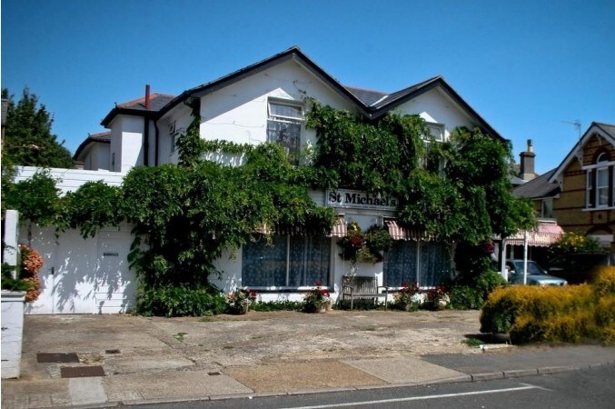 33 Leed St, Sandown for sale Primary Photo- Image 1 of 1