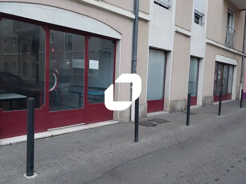 Location Commerce 305 m² - Photo 1