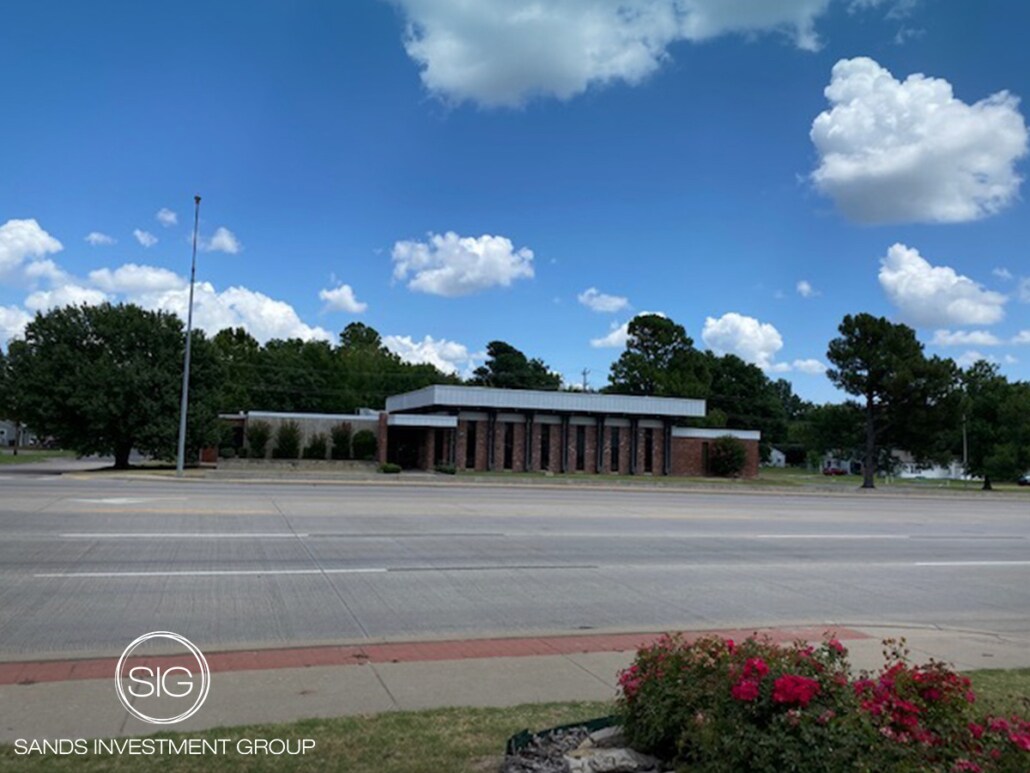 300 N 32nd St, Muskogee 74401 UK