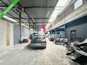 Industrial in Porcheville for sale Building Photo- Image 2 of 6