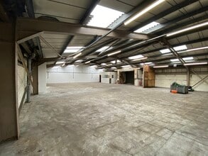 37 Grice St, West Bromwich to rent Interior Photo- Image 1 of 4