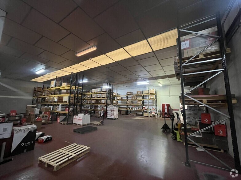 Industrial in Getafe, Madrid to rent - Building Photo - Image 3 of 21