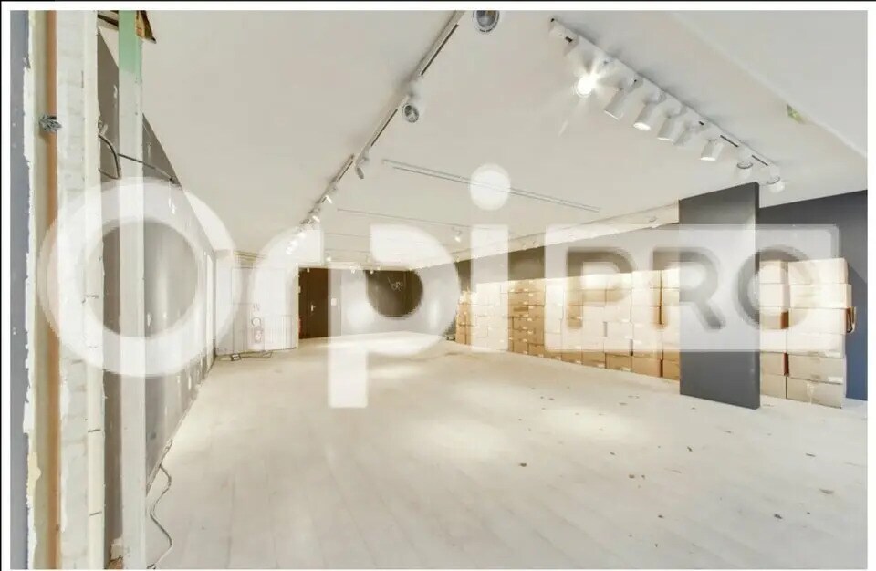 Retail in SAINT-PIERRE-D'OLERON for sale Building Photo- Image 1 of 5