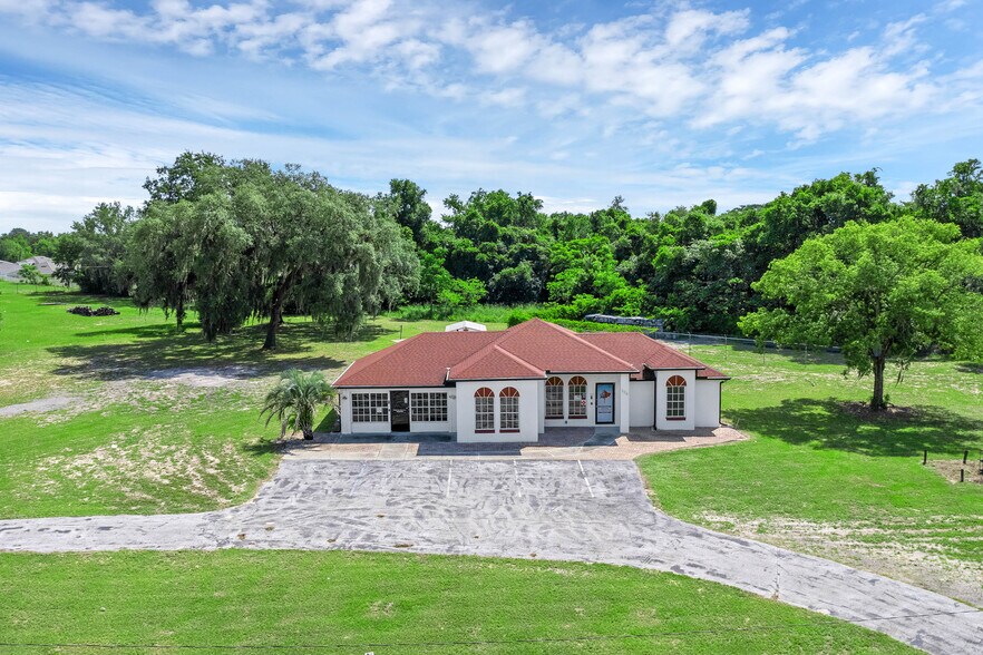 334 E Myers Blvd, Mascotte 34753 ±2.20 acres of excess land UK