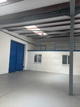 Blackwater Way, Aldershot to rent Interior Photo- Image 2 of 3