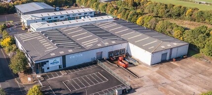 Bristol Rd, Allington to rent Building Photo- Image 1 of 3