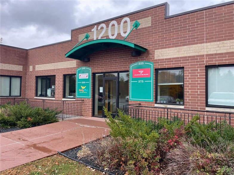 1200 Centre Pointe Curv, Mendota Heights, MN for rent - Building Photo - Image 1 of 2