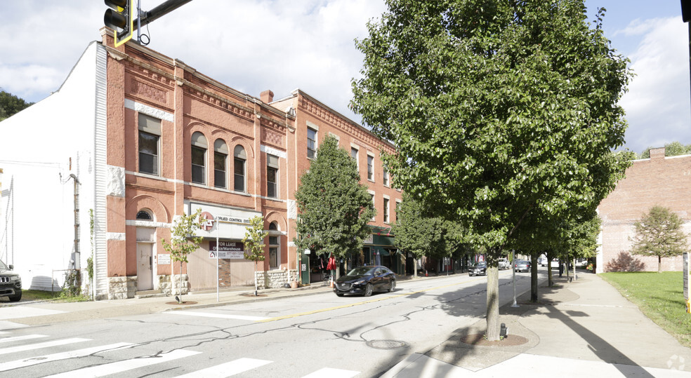 426 S Main St, Wabash, PA for sale - Building Photo - Image 3 of 5