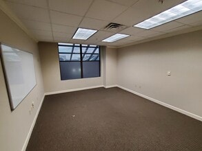 121 W Forsyth St, Jacksonville, FL to rent Interior Photo- Image 2 of 6