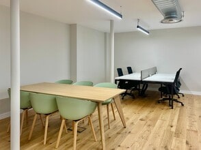 25-26 Dering St, London to rent Interior Photo- Image 2 of 8