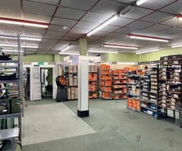 15-17 Market St, Eastleigh to rent Interior Photo- Image 2 of 2