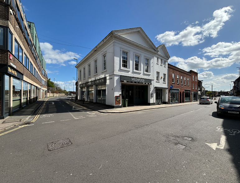 30-30A Southgate, Chichester for rent - Building Photo - Image 1 of 1