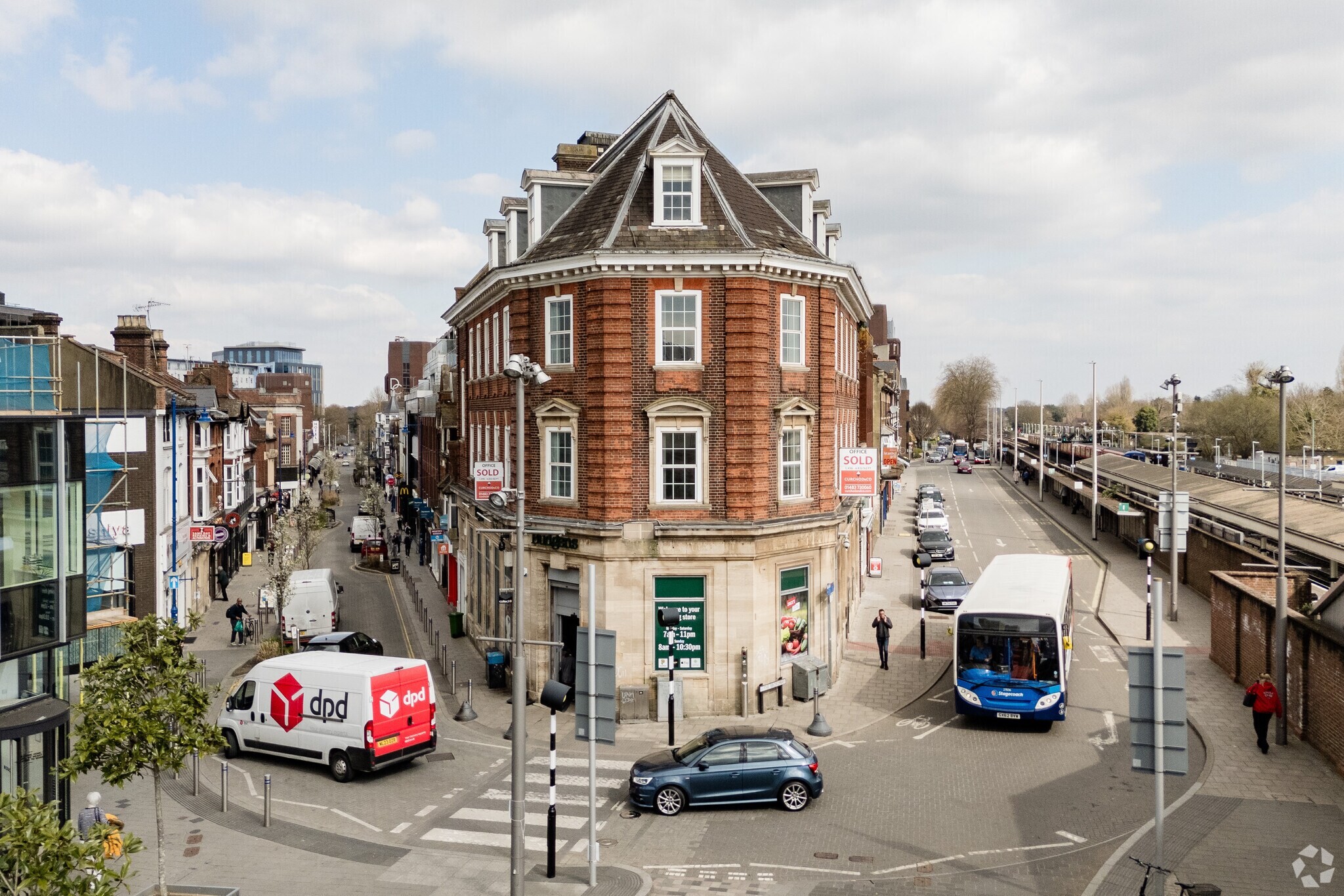 1 Chertsey Rd, Woking for sale Primary Photo- Image 1 of 7